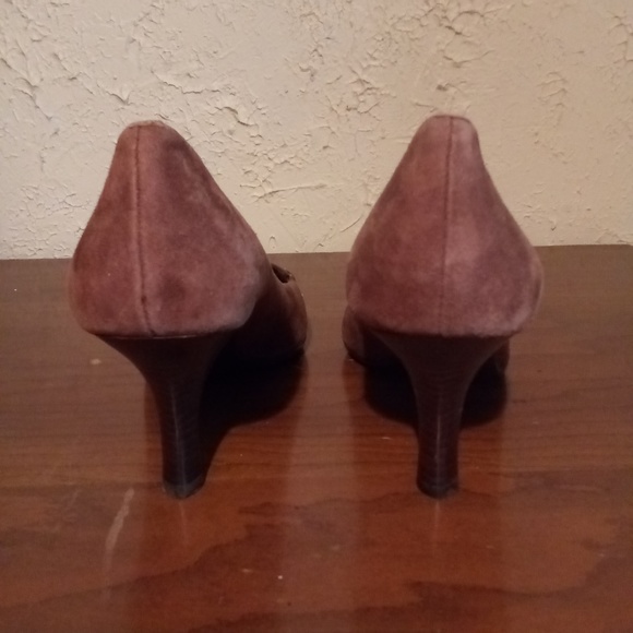 Joan & David Circa Brown Suede Leather Heels - Picture 3 of 7